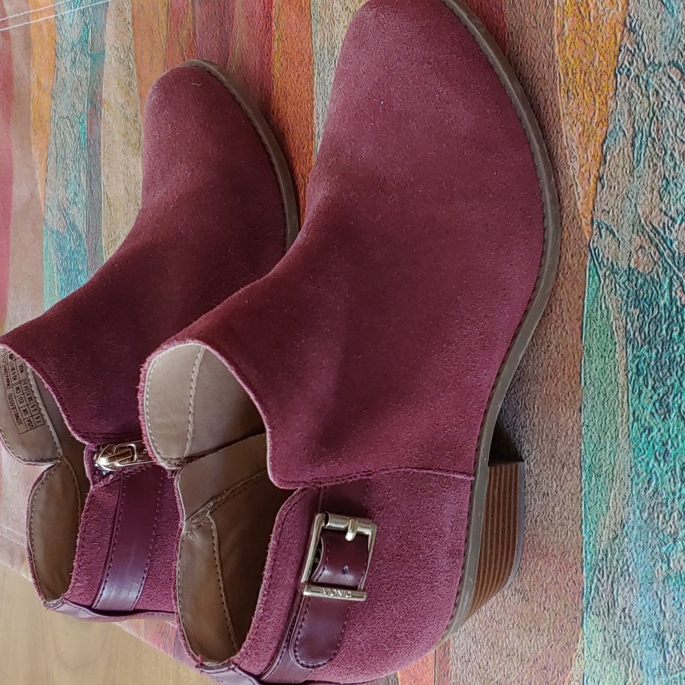 Vionic booties